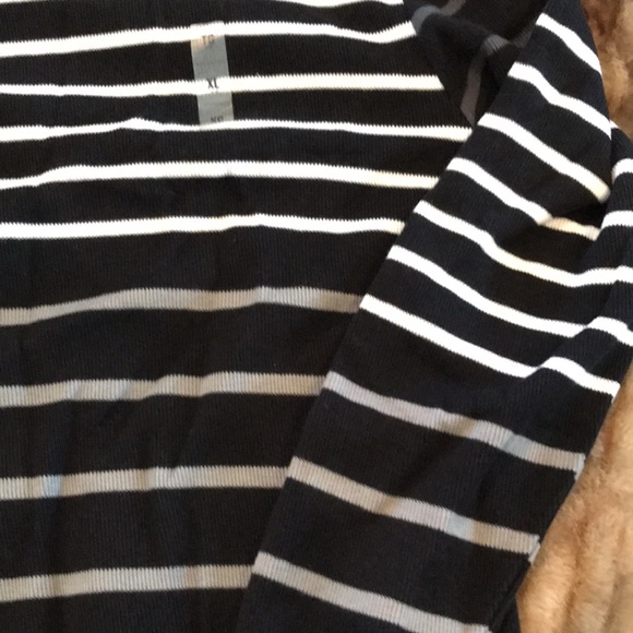 Boys Old Navy Sweater - Picture 4 of 5